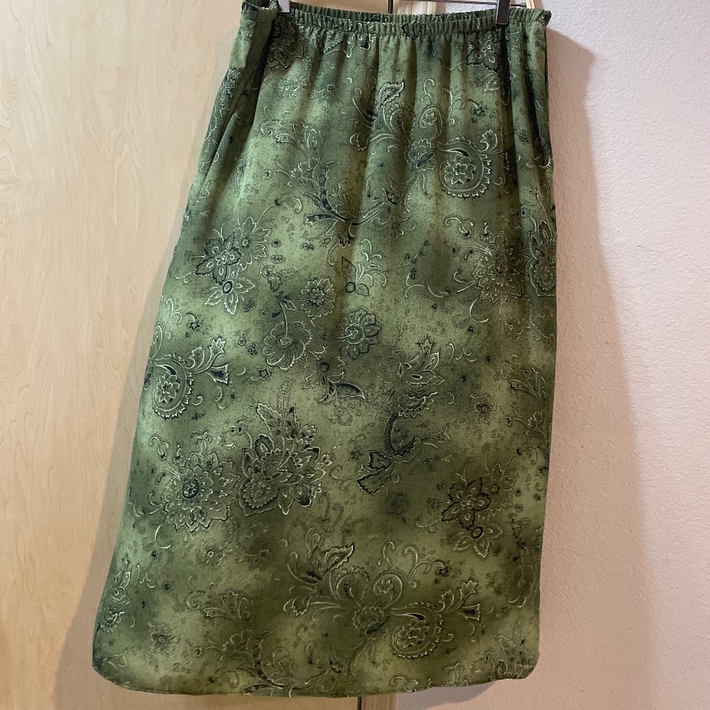 Laura Scott Lightweight Green Skirt